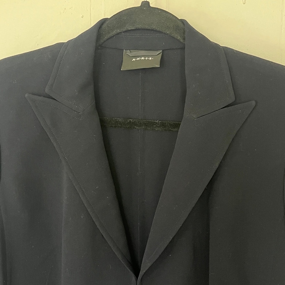 Akris Black Wool Peplum Hem French Cuff
 Women's Blazer size 10 - Picture 11 of 13